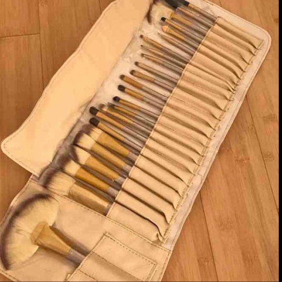 New 24pcs Professional Makeup Brushes Set - Picture 5 of 5